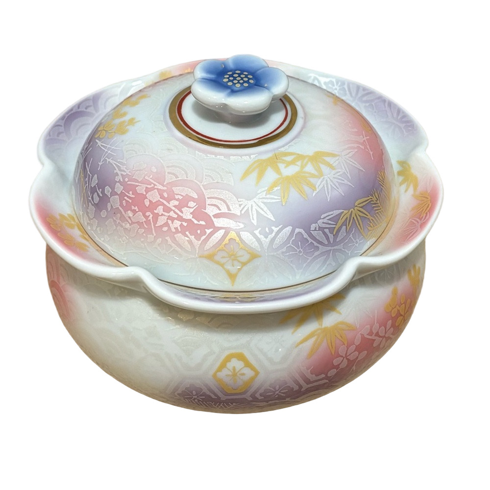 Japanese Porcelain Kaiseki Bowl With Lid